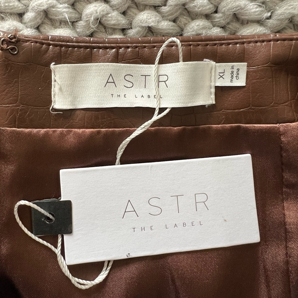 NWT ASTR Audrey Faux Leather Croc Skirt in Brown - Picture 11 of 12